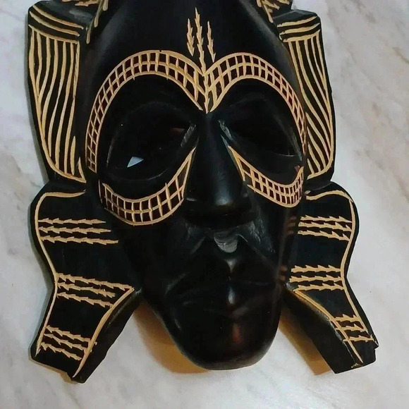 Angola mask..pure solid wood..a very unique one of a kind mask..10×6 - Picture 4 of 5